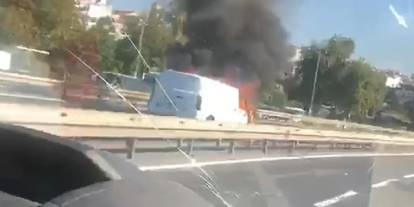 İstanbul sahil yolunda yangın paniği: Avrasya tüneli yönü trafiğe kapandı