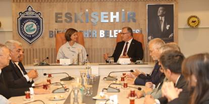 OSBÜK heyetinden Eskişehir Büyükşehir Belediye Başkanı Ünlüce’ye ziyaret