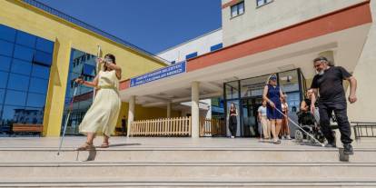 İzmir’de personele görme engellilere yönelik rehberlik eğitimi