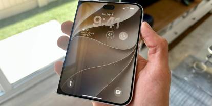 Apple’ın yeni CEO’sunun ilk sınavı: İlk katlanabilir iPhone duyurulacak