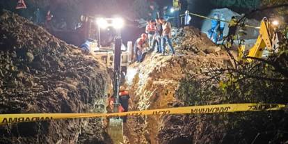 4 metrelik kazıda göçük meydana geldi! 50 yaşındaki işçi kurtarılamadı