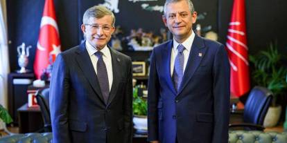 Özgür Özel’den Ahmet Davutoğlu’na destek telefonu: Dayanışma mesajı verdi