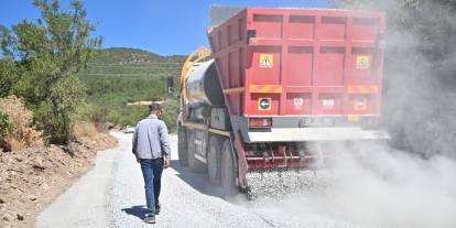 Manisa Gördes’te 27 yıllık yol asfaltla buluştu