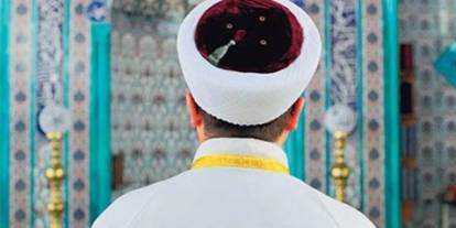 İmam hakkında şoke eden iddia! Kumar borcunu zekat parasıyla ödedi: 70 kişiden 50 milyon TL’ye yakın para topladı