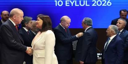 Ak Parti'ye 4 belediye başkanı daha katıldı! Erdoğan rozetleri taktı