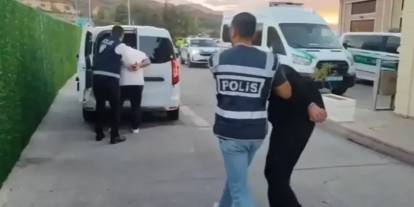 Konya’da sahte savcı vurgunu: Altınlarla kaçarken yakalandılar
