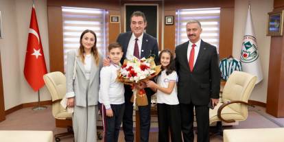 Giresun’da öğrencilerden Başkan Köse’ye İlköğretim Haftası ziyareti