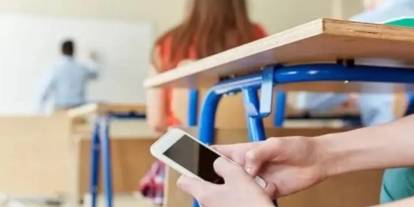 Öğrencilerden sonra öğretmenlere de telefon uyarısı: Bakan Tekin açıkladı