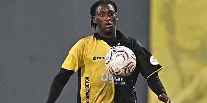 19 yaşındaki futbolcu maç sonu hastaneye kaldırıldı