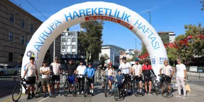 Bursa’da Atatürk Caddesi “Arabasız Bir Gün” için trafiğe kapatıldı