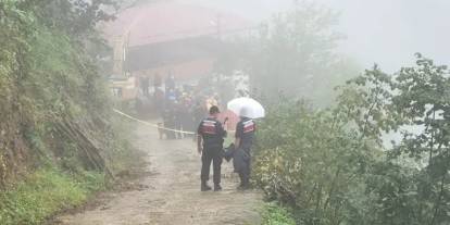Trabzon'da heyelan: Toprak altında kalan kişiden acı haber
