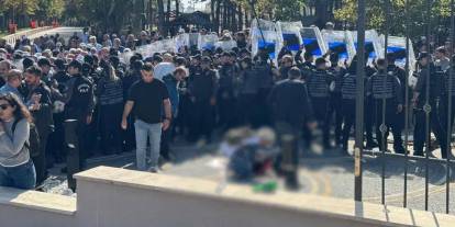 AYM önünde eylem yapan emekli "Bizi bu hale getiren utansın" diyerek intihar girişiminde bulundu