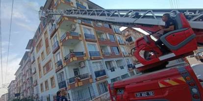 Şarjdaki telefon evi yakıyordu: 5 kişilik aile son anda kurtuldu
