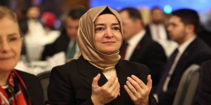 Fatma Betül Sayan Kaya AK Parti'den istifa etti