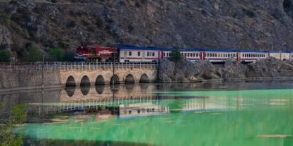 Turistik Karaelmas Ekspresi Ekim'de raylara geri dönüyor