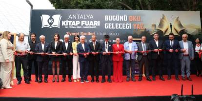 16. Antalya Kitap Fuarı kapılarını açtı