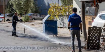 İzmir’de yağmursuyu ızgaralarında kış hazırlığı