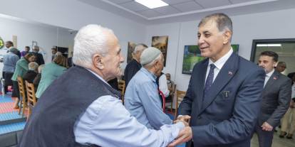 Cemil Tugay, Gaziantep’te sosyal hizmet merkezlerini ziyaret etti