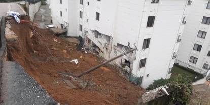 Kocaeli'de sağanak sonrası toprak kayması: 9 bina tahliye edildi