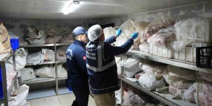 İstanbul'da 15 ton bozuk et ele geçirildi: "Sabun yapacağız" dediler, kıyma makinesi çıktı