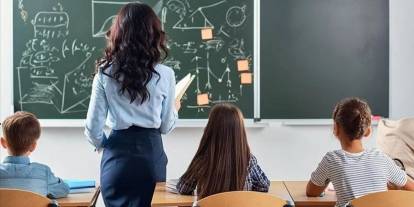 17 yıl işe gitmeden maaş aldığı iddia edildi! Öğretmen hakkında iddianame