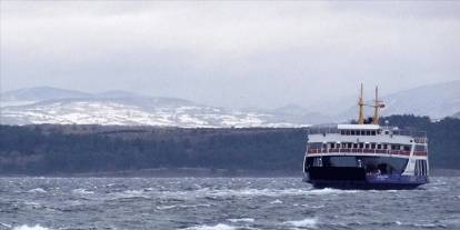 Çanakkale'de bazı feribot seferleri iptal edildi