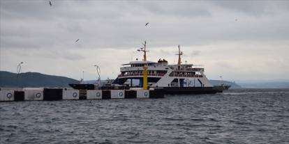 Çanakkale Boğazı’nda fırtına alarmı: Feribot seferleri iptal edildi