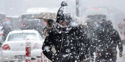 Meteoroloji'den 49 kente sarı ve turuncu kodlu uyarı: Kar, fırtına, sağanak...