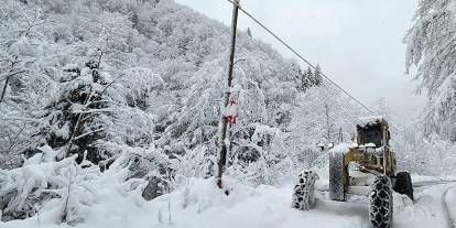 Kar yağışı ve fırtına Karadeniz bölgesinde elektrik kesintilerine yol açtı