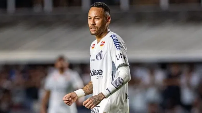 809-neymar-santos-formasiyla-sahalara-geri-dondu-jpg.webp