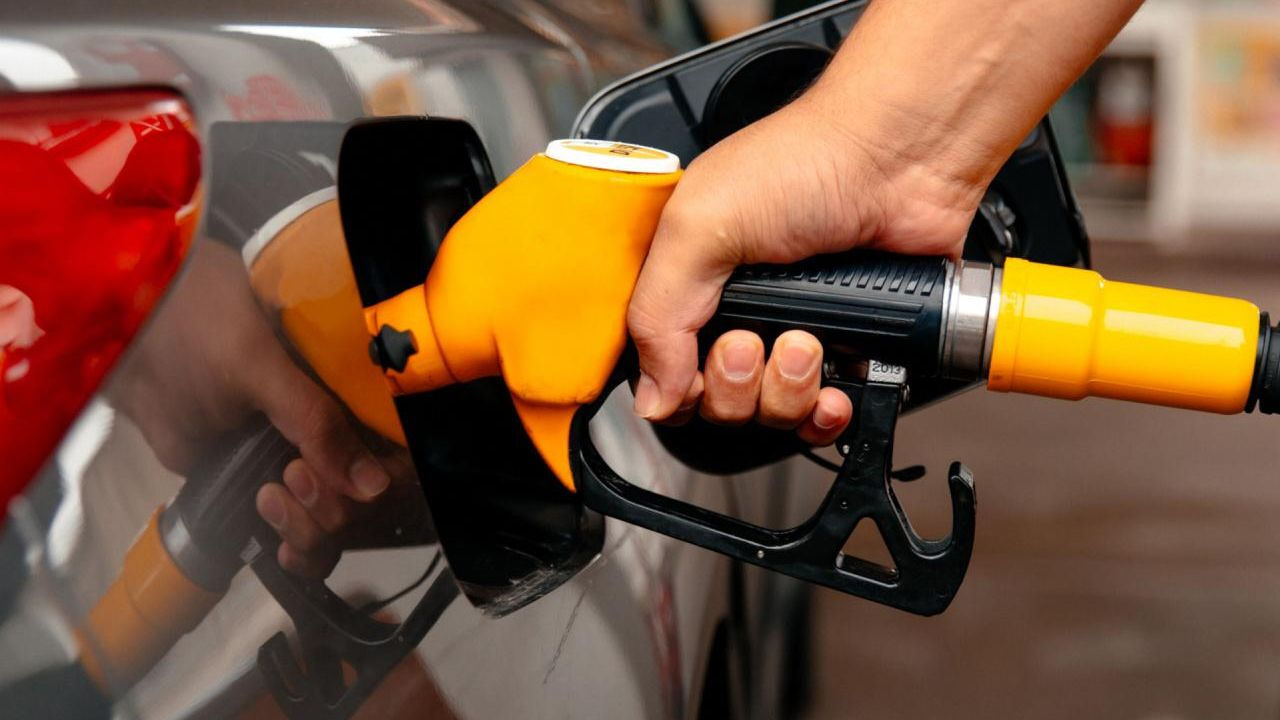 akaryakit-fiyatlari-14-subat-2025-benzine-ya-da-motorine-indirim-var-mi-17395284482731-1.jpg