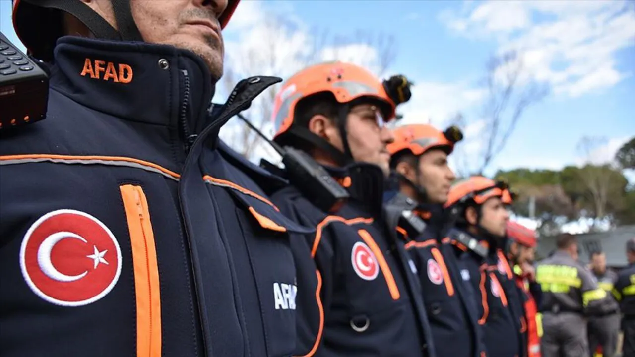 afadtan-kritik-adim-istanbul-depremi-sonrasi-tampi-devreye-aldi-pfjq-cover-jpg.webp