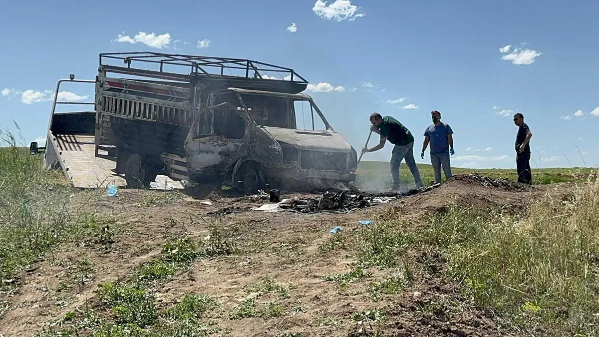 diyarbakir-baba-ogul-kamyon-yangin-4-mpjot9wr.webp