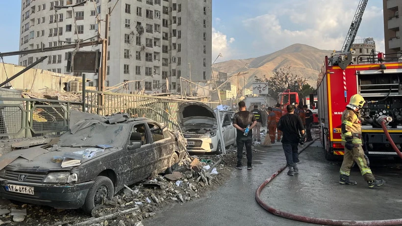 iran-yerle-bir-oldu-iste-israil-bombardimani-sonrasi-ilk-kareler-xhsi-001.webp
