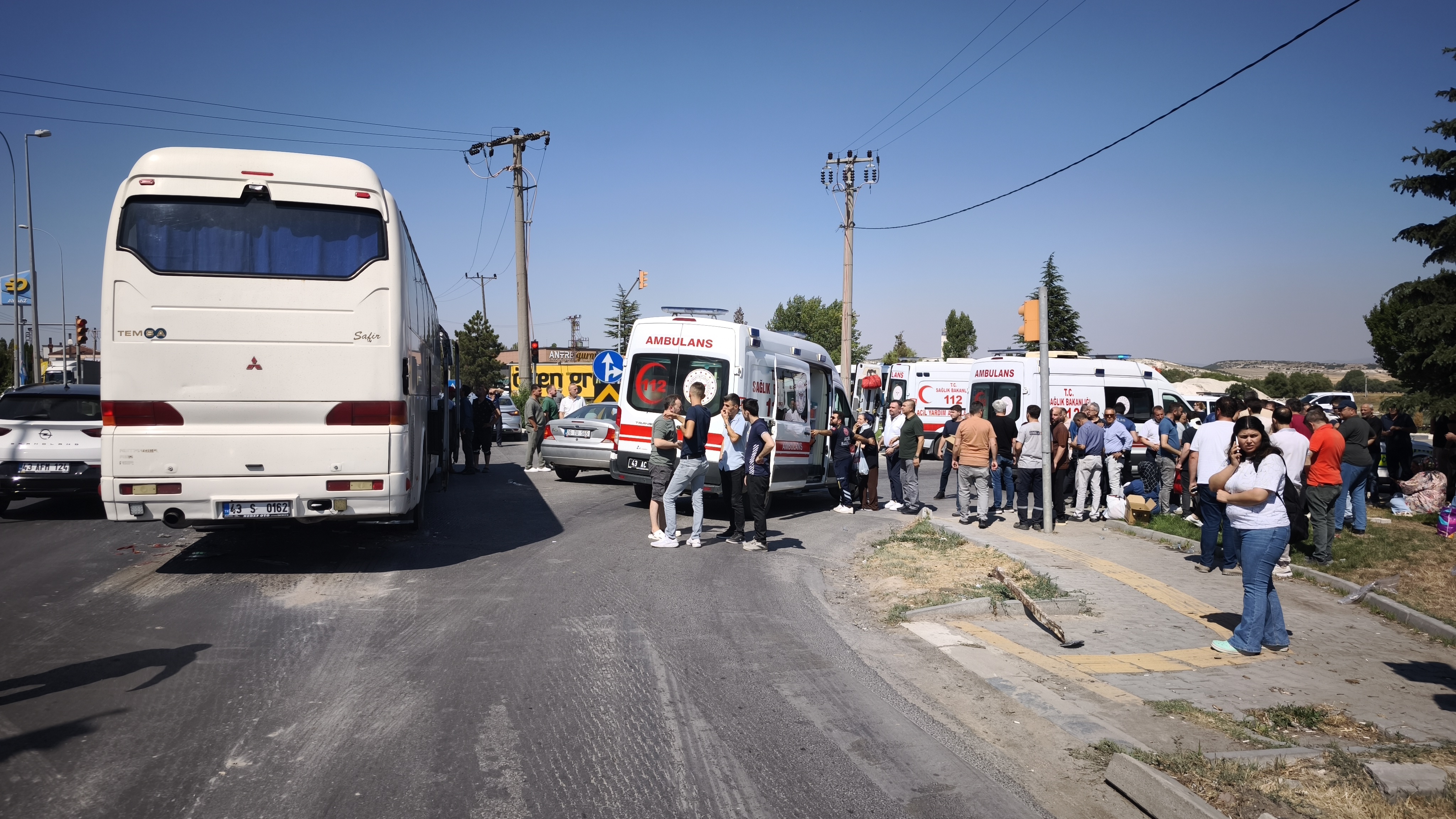aa-20250721-38620633-38620631-kutahyada-servis-otobusunun-tankerle-carpistigi-kazada-35-kisi-yaralandi.jpg
