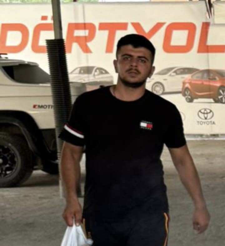 gwhb1luwcaqd2he.jpg