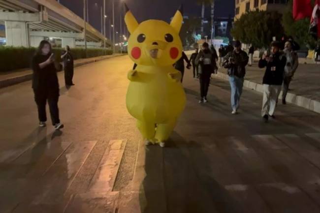 1800420-o-artik-protestonun-maskotu-oldu-pikachu-ilk-kez-konustu-67e7957297691.jpg