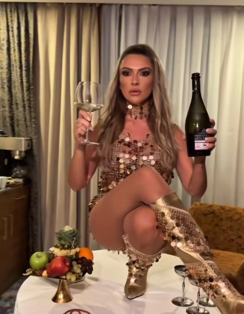 hadise.jpg