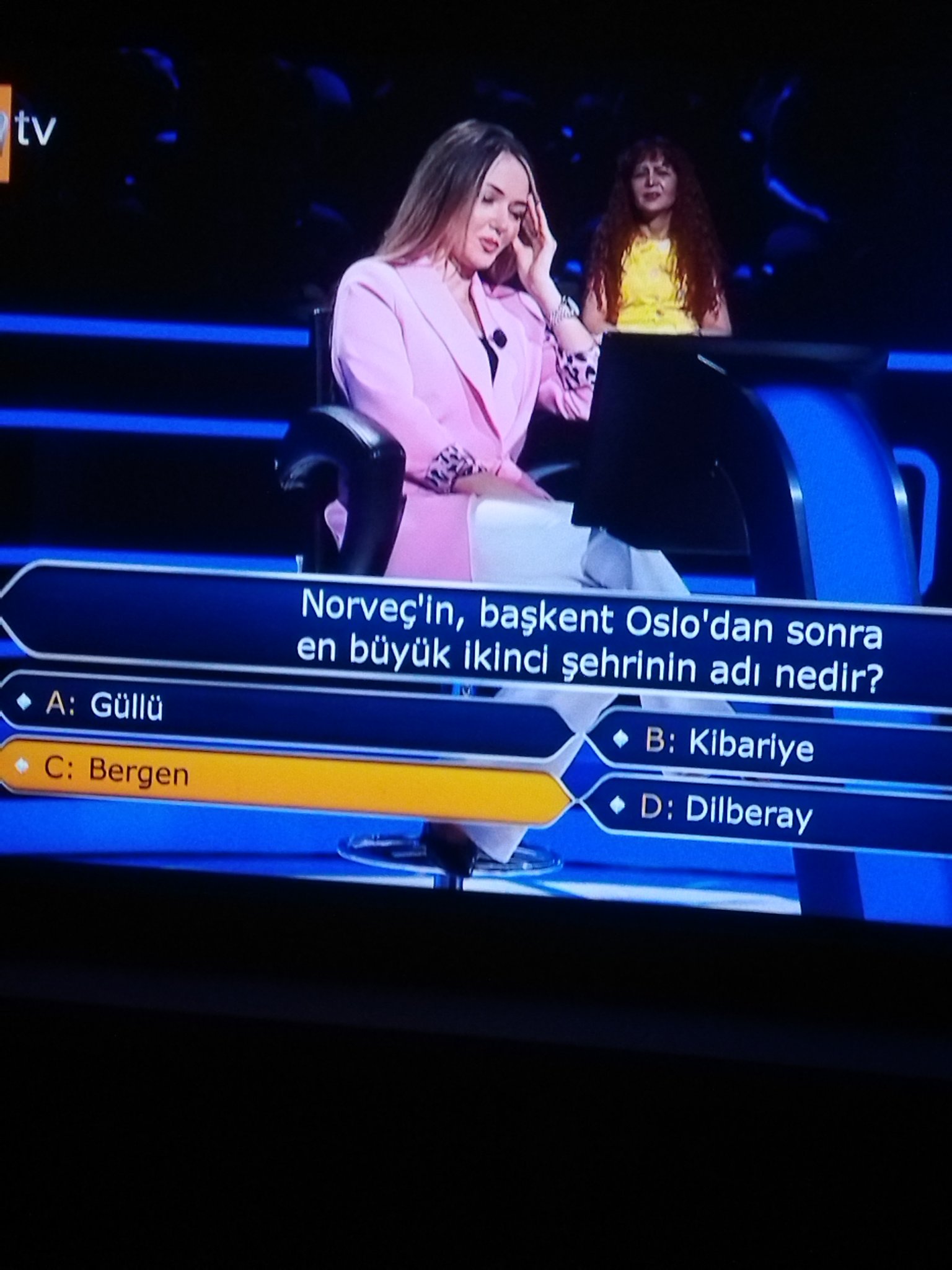 gztgcmax0aamuqg.jpg