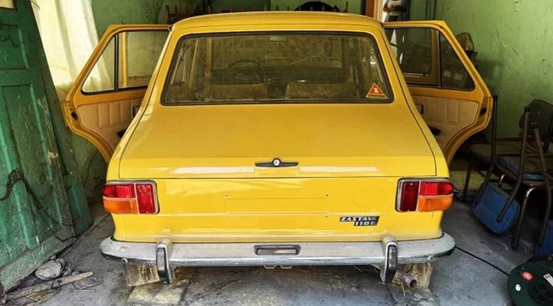 zastava2.jpg