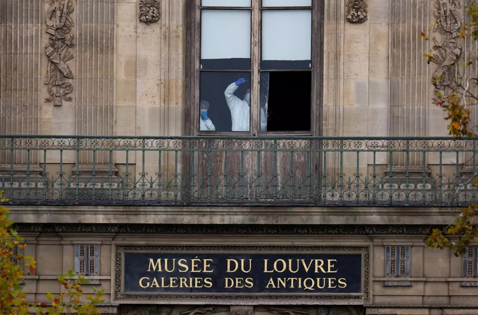 louvre2.jpg