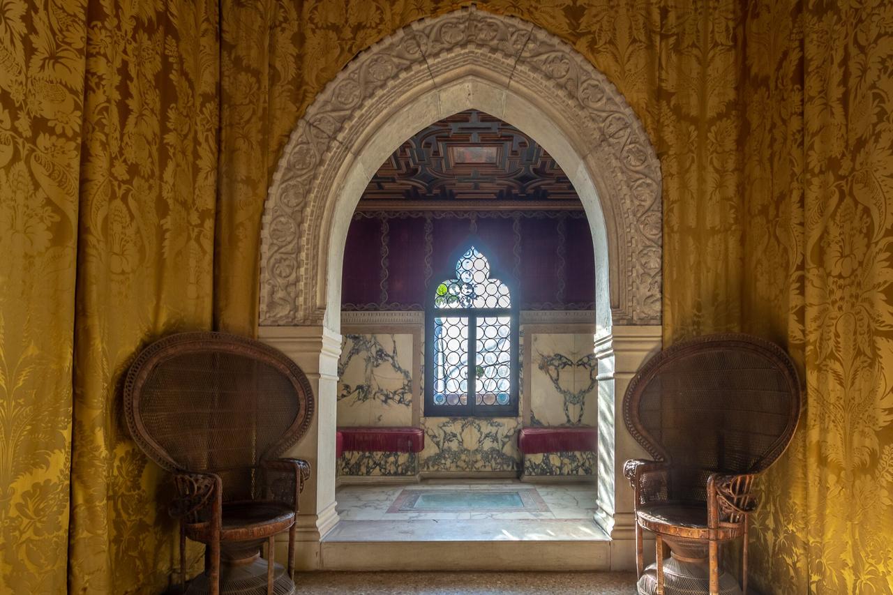 venices-cursed-palace-palazzo-ca-dario-seeks-new-buyer-3213510-20260125113225.jpg