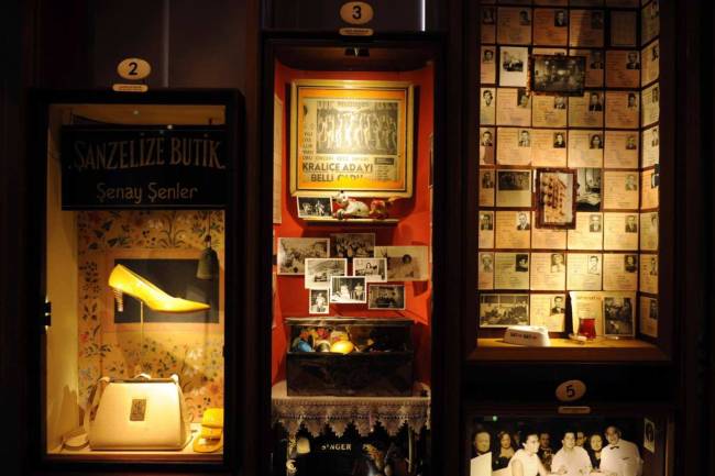 masumiyet-muzesinden-sanzelize-butik-satsat-fuaye.jpeg