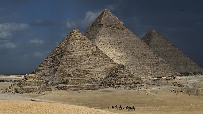 giza-piramitleri.jpg