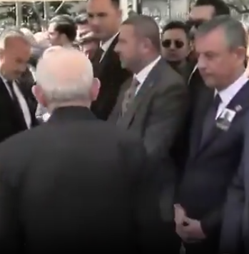 kilicdaroglu-ozel-el-sikisma.png