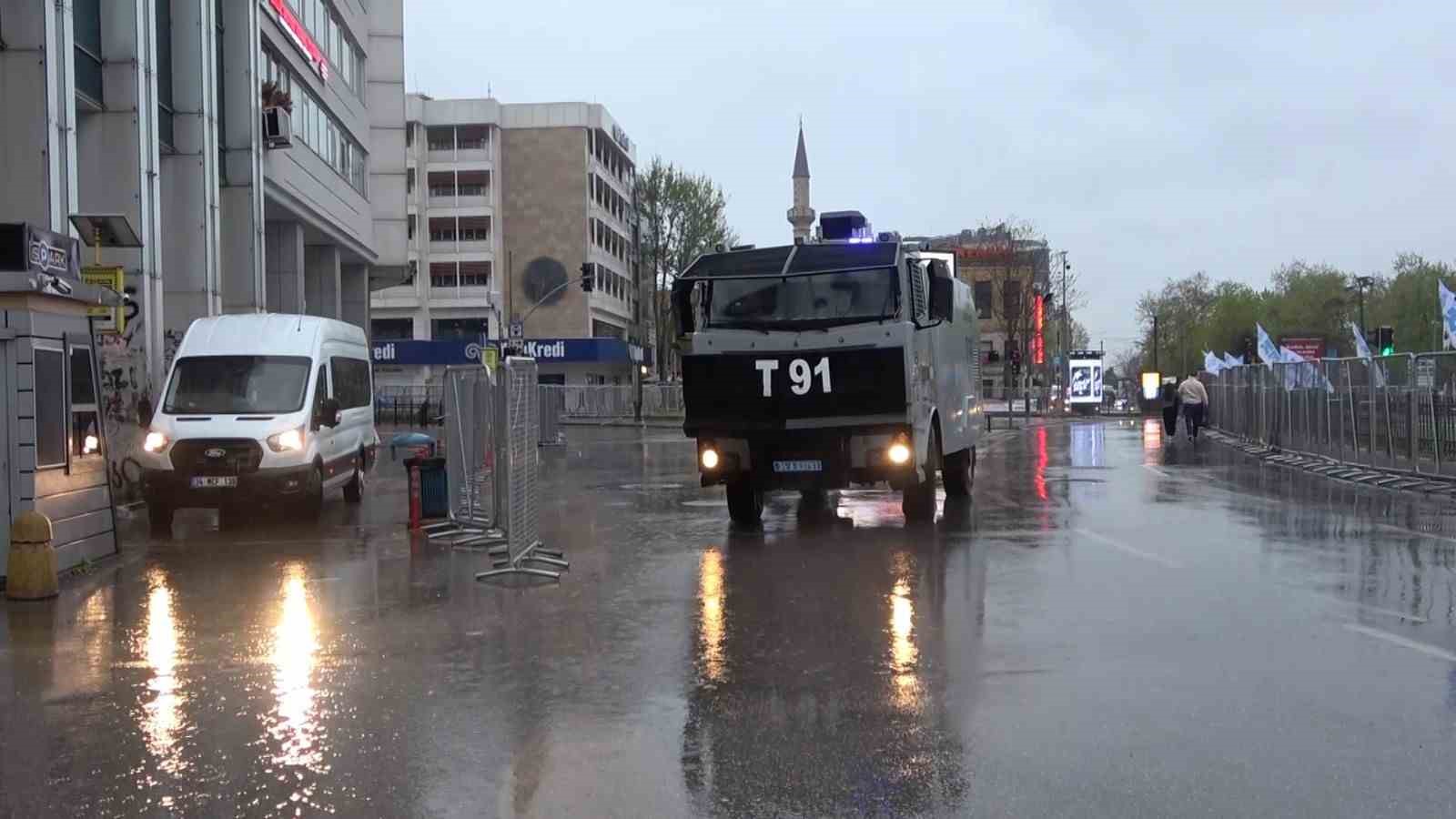 13436557.jpg