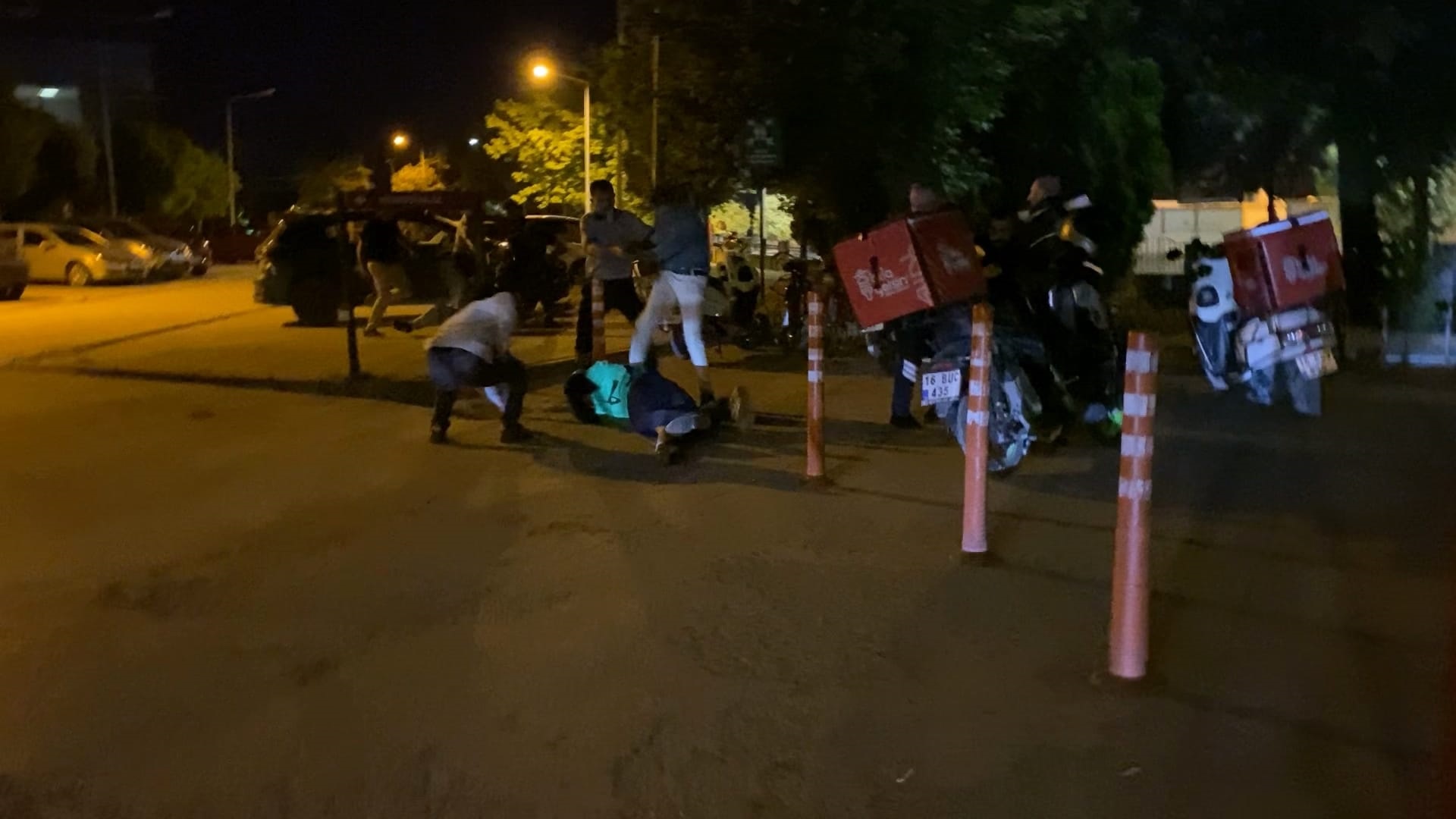 kurye-ve-isyeri-sahibi-arasinda-kavga.jpg
