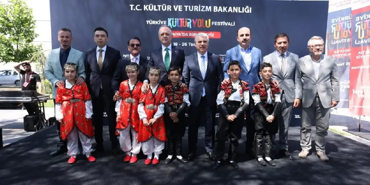 turkiye-kultur-yolu-festivalinin-11-duragi-konya.webp