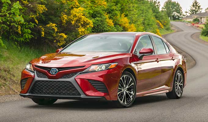 toyota-camry-hibrit-kirmizi.jpg
