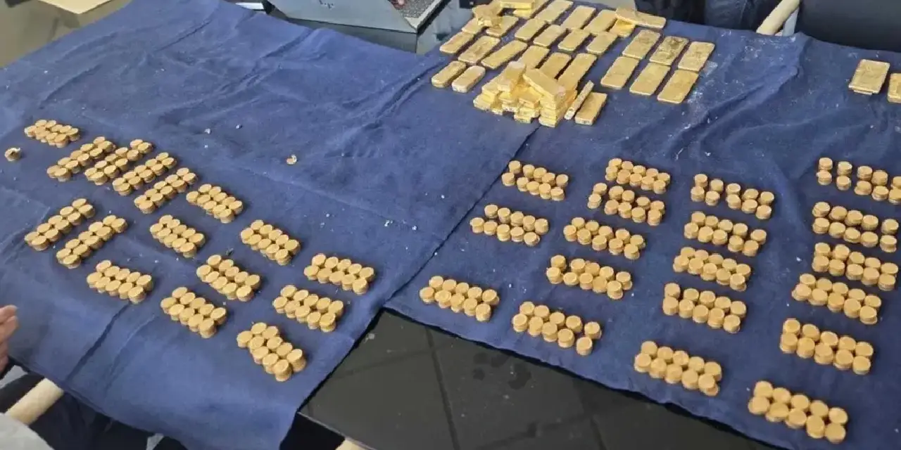 eski-binanin-duvari-yikildi-kulce-kulce-servet-ortaya-cikti-1.webp
